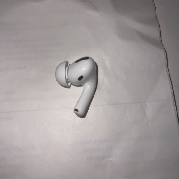 White Wireless Earbuds - Picture 4 of 4